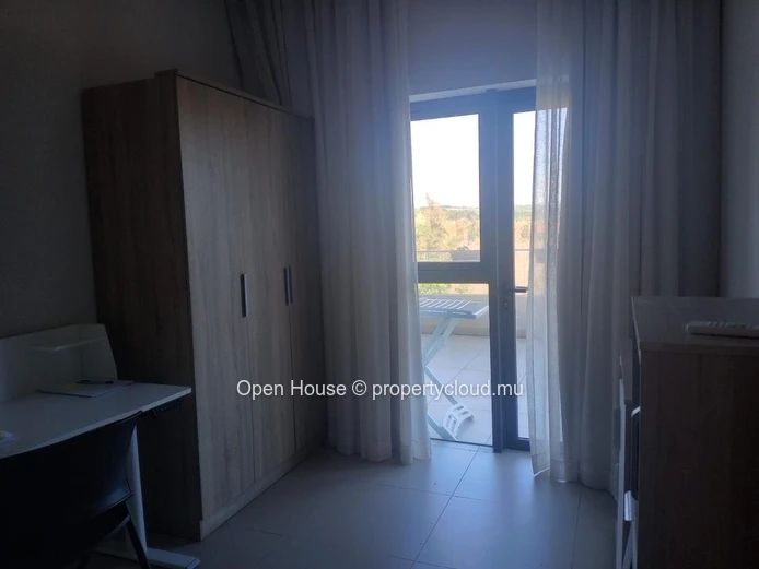 Apartment located 800 meters from the Tribeca shopping center, featuring 2 bedrooms, 1 bathroom, air conditioning, sp...