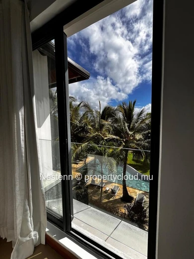  Stunning Penthouse with Breathtaking Sea Views & Family-Friendly Amenities