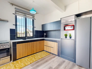6 Bedroom Apartment