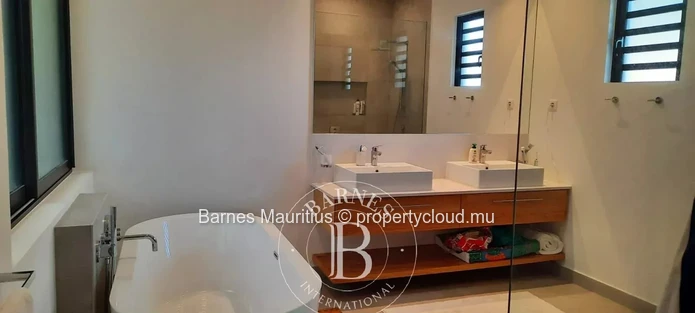 PEREYBERE - Appartement en front de mer - 3 chambres