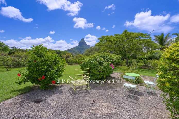 À Vendre – Somptueuse Villa dans un Domaine Golfique Sécurisé à Tamarin, Île Maurice