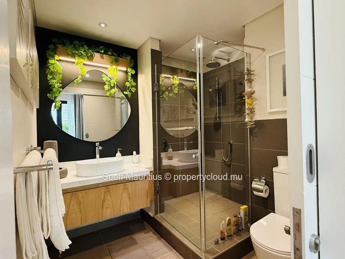 Élégant Appartement Rez-de-Jardin 2,5 Chambres avec Jardin Privatif – Azuri