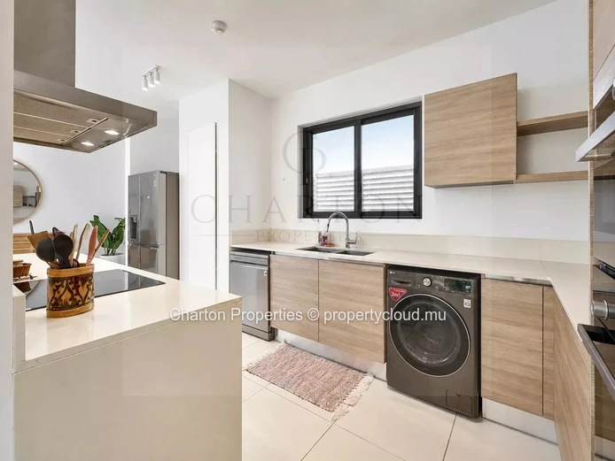 Appartement de 3 chambres en suite avec un vaste balcon à Pereybère