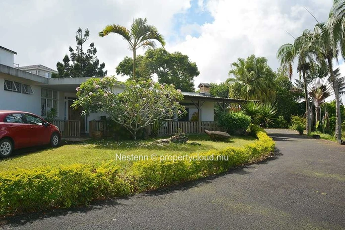 4-bed house in a sought after residential area