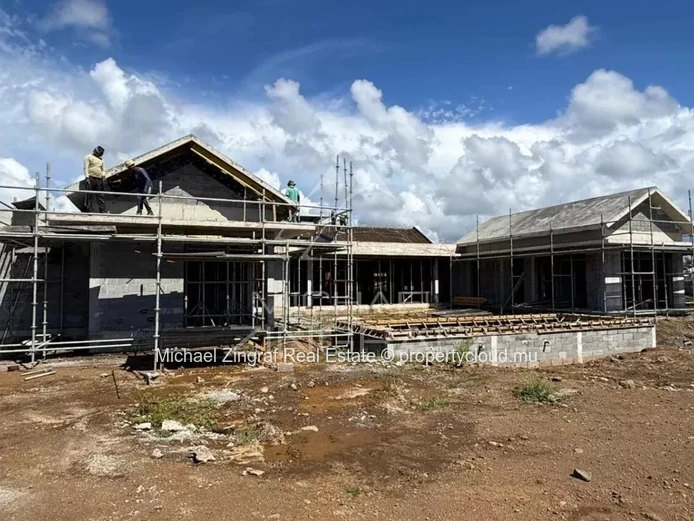 Villa de luxe de 5 chambres en première ligne de golf au Nord