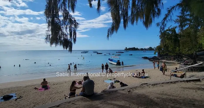 SeaView 3-Bedroom Apartment for Sale in Pereybere with rooftop shared Pool