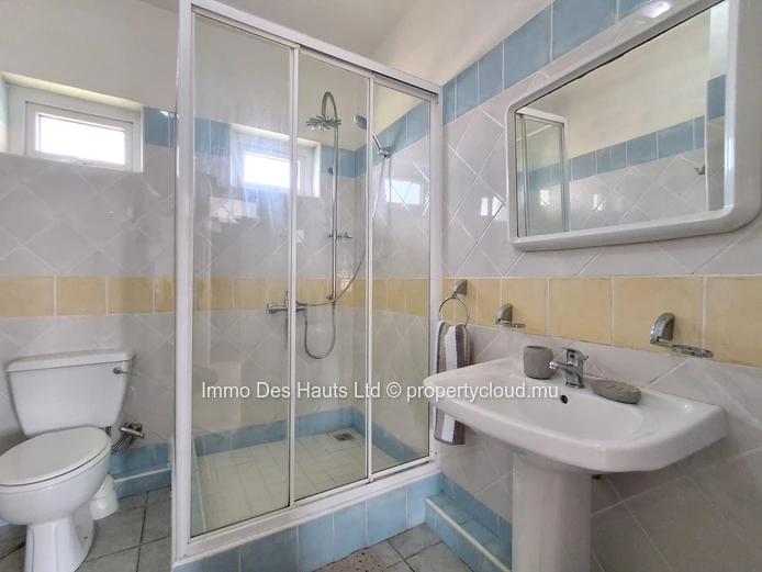 3 Bedroom Apartment fully furnished for long term rental Curepipe 