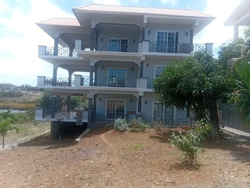 5 Bedroom Apartment