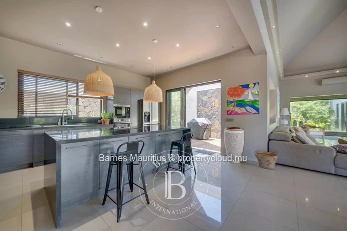 GRAND BAIE - Villa high standing - 5 bedrooms