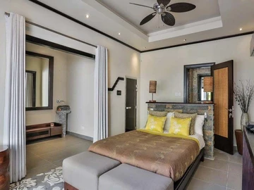 5 Bedroom Villa