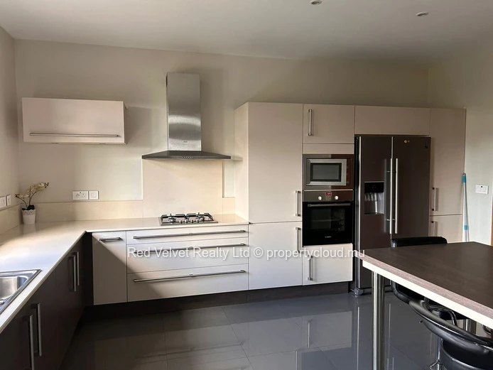 Appartement de luxe à louer à Floreal | Résidence prestigieuse de 330m²