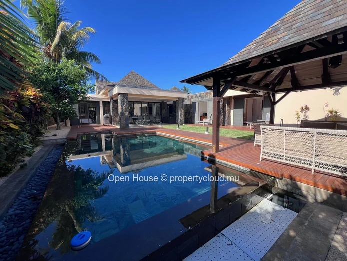 Villa d'architecte 4 chambres avec piscine à vendre à Péreybère