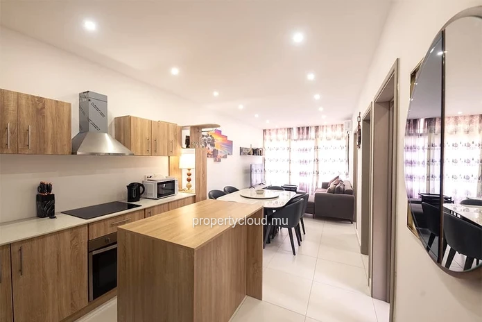 Flic-en-Flac, Mauritius: Magnificent, recently built 2-bedroom apartment with a large terrace, swimming pool, and jus...