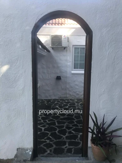 MELVILLE - Exceptional villa for rent with 4 bedrooms. – A haven of peace just steps from the beach