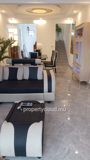 FOR SALE – New villa built in 2025 in the center of Grand Baie