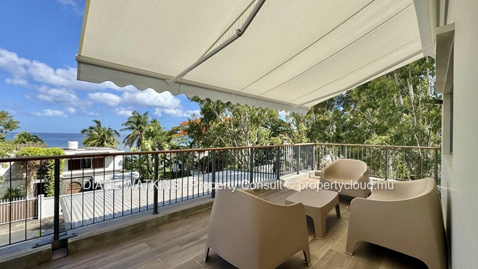 Contemporary 3-Bedroom Apartment for Rent in Tamarin | Sea View | 130 m²