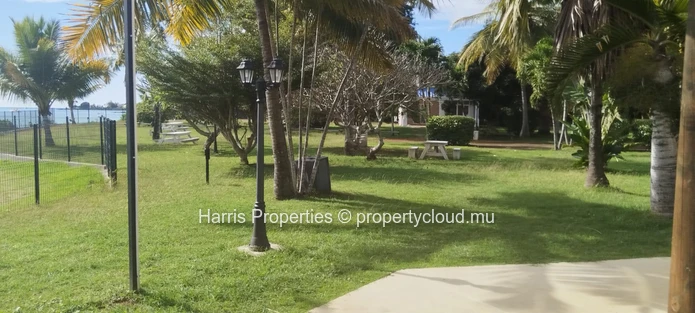 Beachfront house for sale in a secure residence in Calodyne
