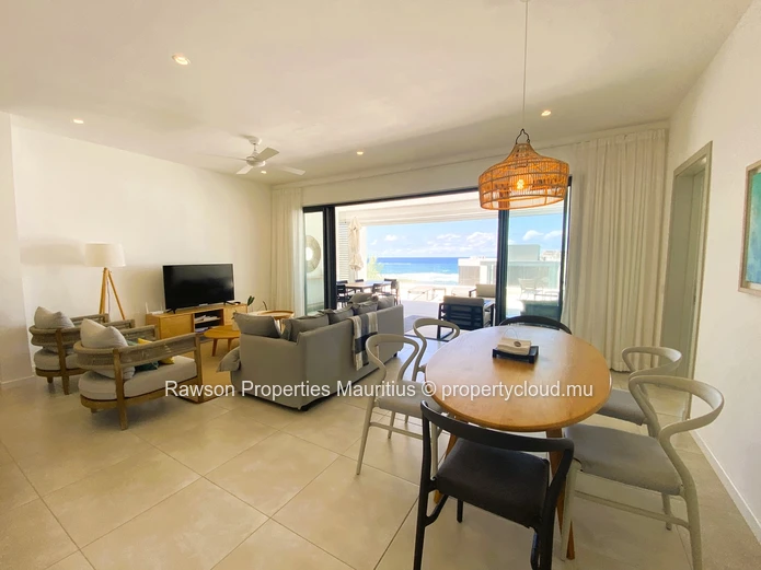  Incroyable Penthouse En Bord De Mer Entièrement Meublé