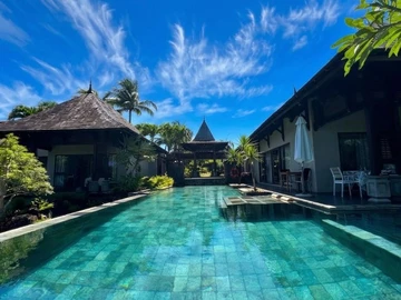 5 Bedroom House