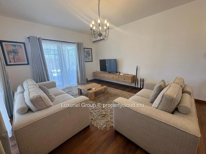 Belle propriété de prestige sur grand terrain a vendre à Grand Baie