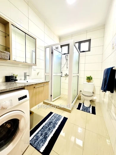 Flic en Flac superbe appartement 3 chambres avec piscine, ascenseur et belle terrasses