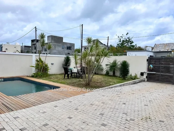 Contemporary House with Pool for Rent in Grand Baie