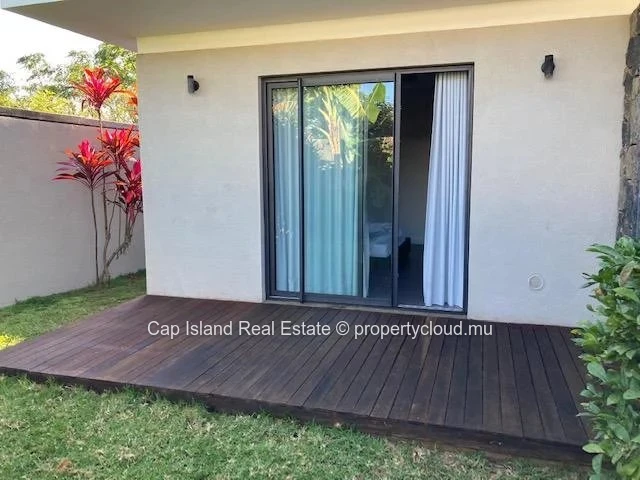 Grand Baie – Élégante villa de 4 ch avec piscine en roche volcanique