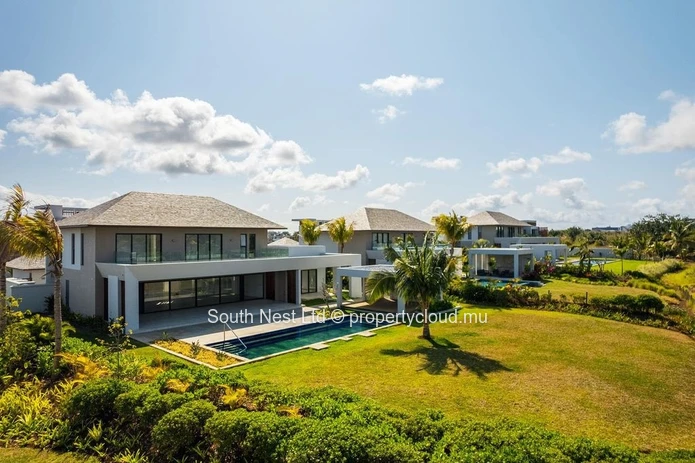 Villa de luxe exceptionnelle de 5 chambres au sein d'un domaine résidentiel prestigieux et sécurisé