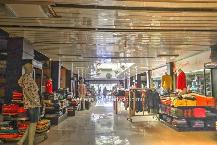 Espace commercial de 1200 m²
