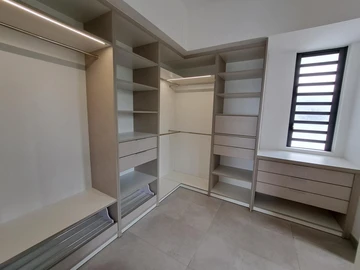 4 Bedroom Apartment