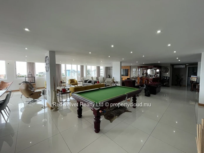 Luxury Duplex Penthouse – 570sqm Interior with 165sqm Rooftop Terrace & Mountain Views