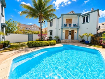 6 Bedroom House