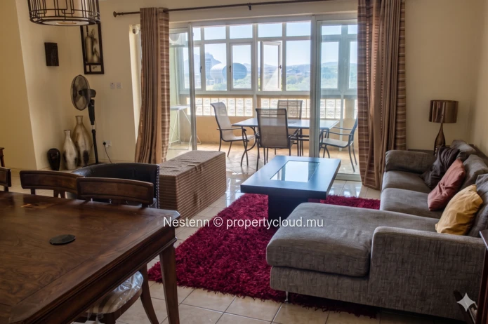 Spacious 3-bedroom apartment with mountain view