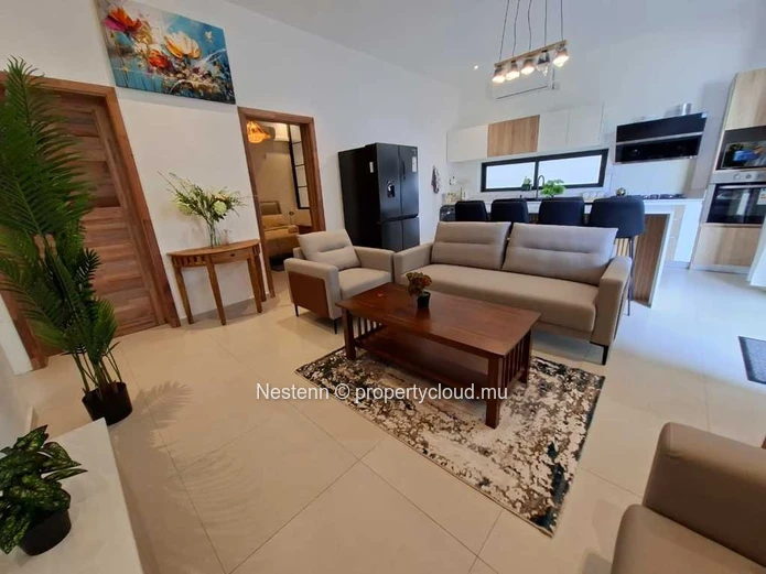 Modern 3 bedroom apartment with sea access.