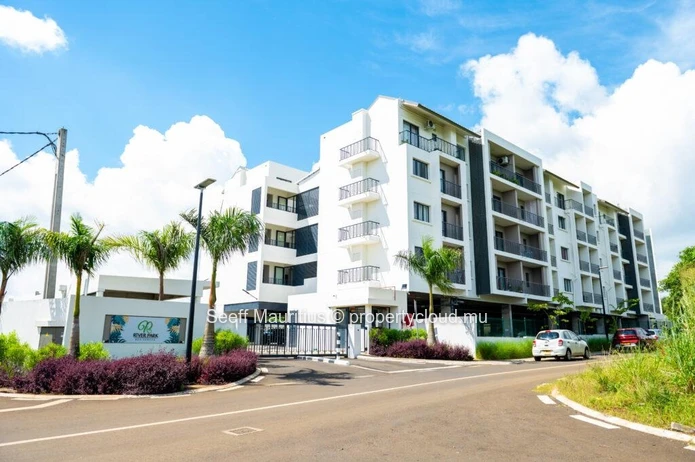 River Park Trianon - Modern Living: 2-Bedroom Apartment 