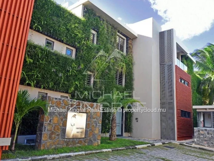 Elegant 2-Bedroom Beachfront Apartment in Pereybere