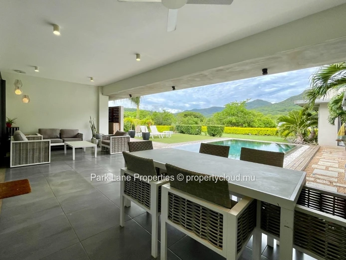 A Remarkable Family Residence in an Exceptional Estate