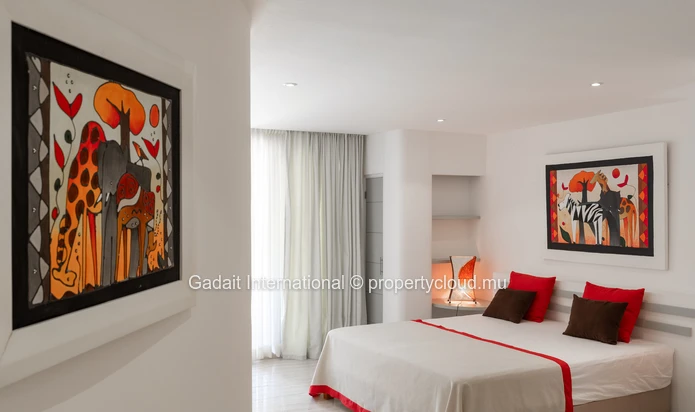 An exceptional frontline golf villa in the heart of the prestigious Anahita estate