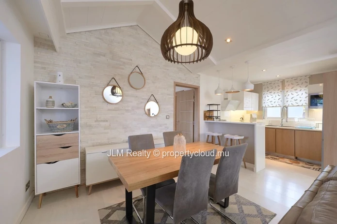 Villa Meublée avec Piscine Privée à Vendre à Grand Baie, Île Maurice