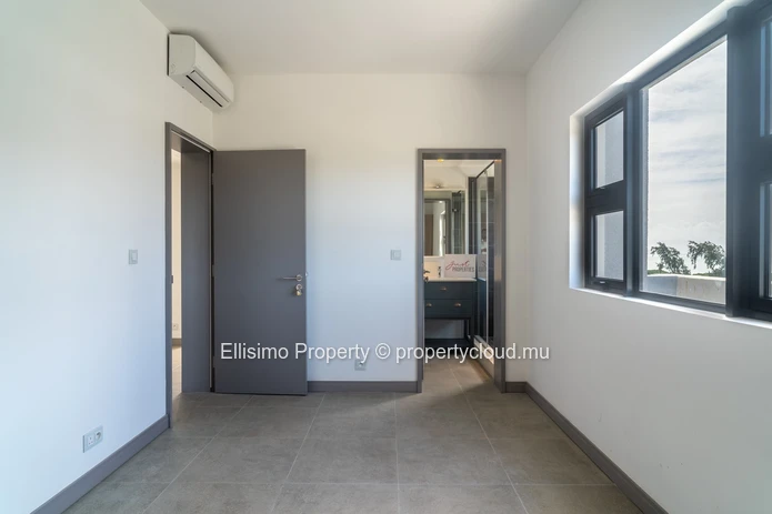Penthouse Spacieux avec Piscine Privative