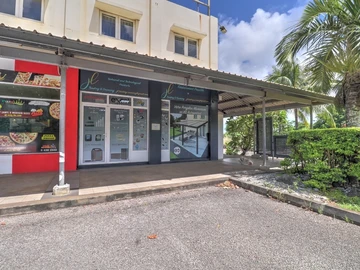 Attractive investment opportunity in a commercial space!