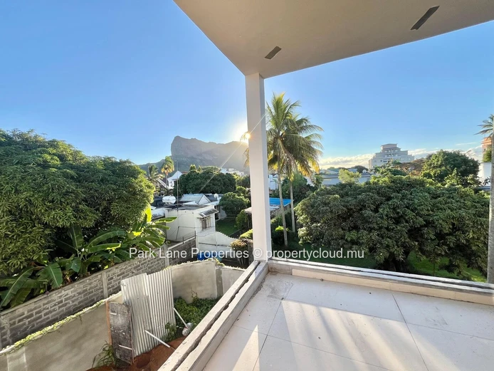 Appartement contemporain de 2 chambres à Vieux Quatre Bornes
