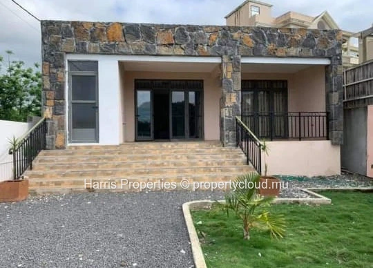 Modern house for rent in Trou aux Biches 