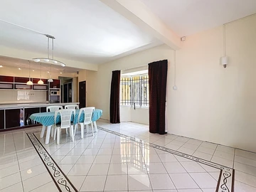 10 Bedroom House
