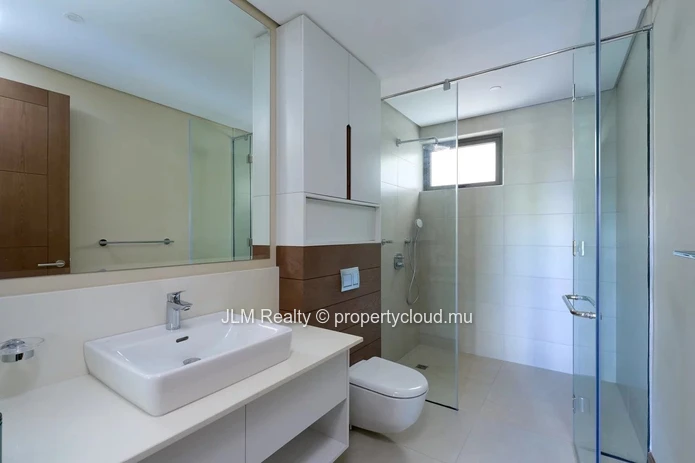 Appartement avec Piscine Privative à Vendre à Pointe aux Canonniers, Île Maurice