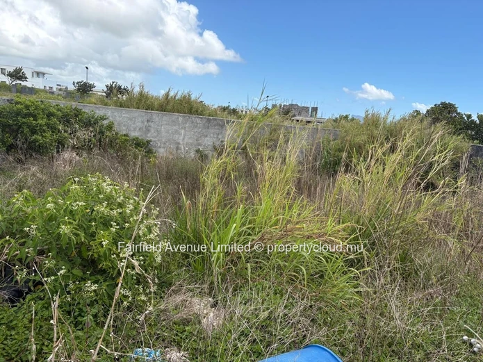 Terrain résidentiel de 227 m² à vendre à L'Avenir