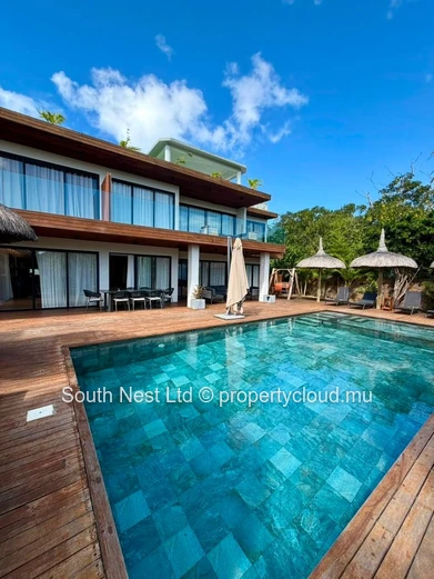 Villa exclusive avec piscine de style resort dans le prestigieux quartier de Calodyne