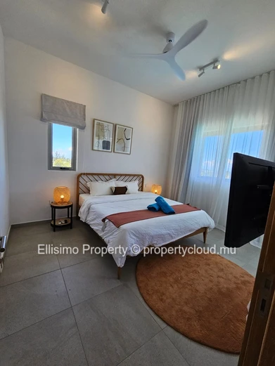 Penthouse moderne de 3 chambres ensuite, entièrement neuf, offrant un cadre de vie exceptionnel.