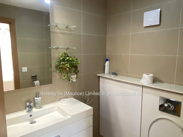 JINVESTY MAURITIUS : RENT 2 BR en suite Mont beach on walk... 49000