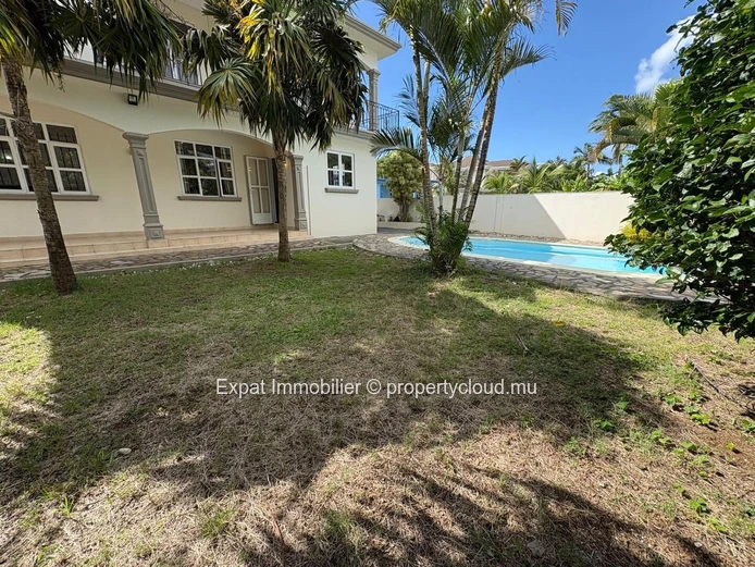 Villa Individuelle 3 Chambres Avec Piscine Et Jardin – Calodyne
